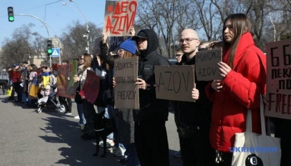 В Киеве почти 1500 человек приняли участие в акции «Не молчи! Плен убивает!&ra