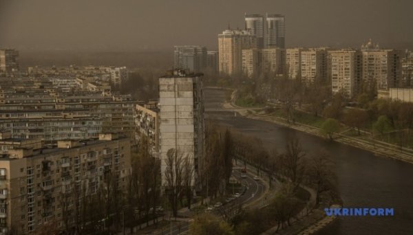 В Киеве бурлит буря - на город и область сует гроза, возможен град