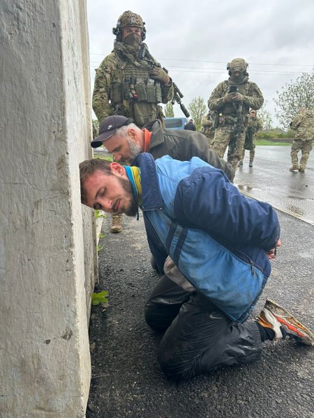 
Розстріл поліцейських. Поліція затримала підозрюваних, їм загрожує довічне 