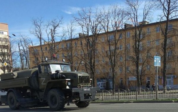 
В Маріуполі другу добу поспіль фіксують активне переміщення техніки окупантів 