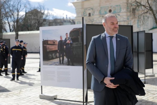 У Софии открыли выставку «Люди, команды и технологии для минной безопасности Украины&raquo></img></p>
<p>Посетить выставку можно до 19 апреля. Также просмотреть некоторые истории можно онлайн.</p>
<p>Как сообщал Укринформ, Россия минирует пограничные Украины шариковыми авиабомбами, похожими на серебристые мячики.</p>
<p><em>Фото: ГСЧС Украины </em></p>
<p><!--noindex--></p>
<p><a rel=