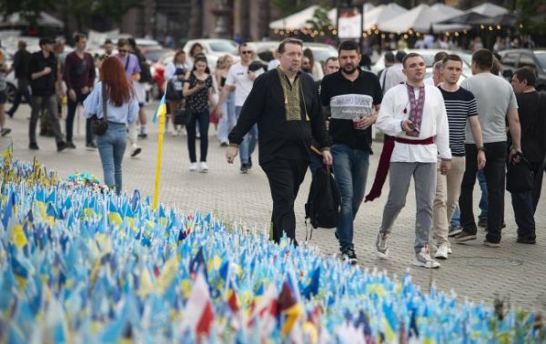 
Мобілізація, сесія НМТ, правила для водіїв та свята: на які зміни чекати у травні 