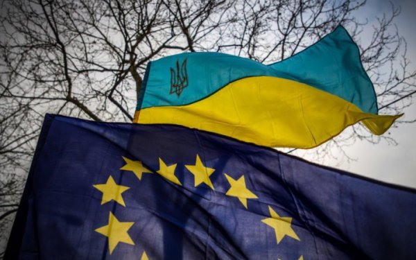 ЄС остаточно ухвалив продовження безмитної торгівлі з Україною
                                
