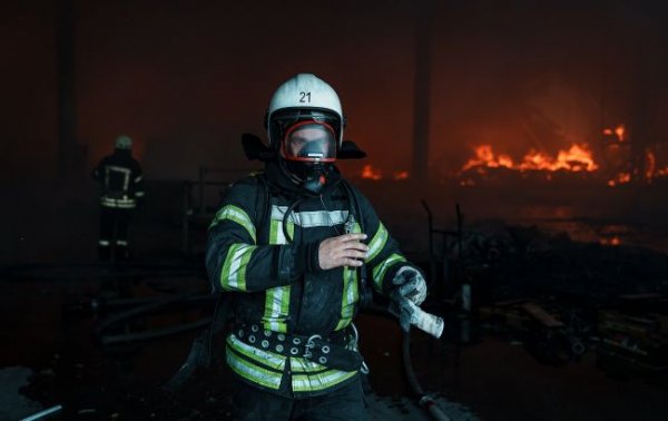 
У Київській області через пожежу в будинку загинули три людини, серед жертв є дитина 