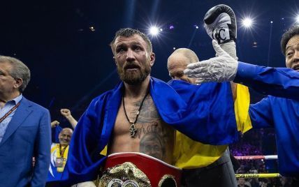 
"Хай там як, він – українець і виходить з прапором України": ексчемпіон світу заступився за Ломаченка
