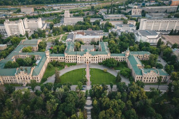 
Куди піти в Києві: топ безкоштовних локацій для весняного вікенду 