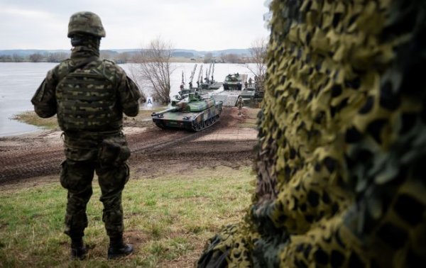 
У Польщі заінтригували заявою щодо відправки військ в Україну 