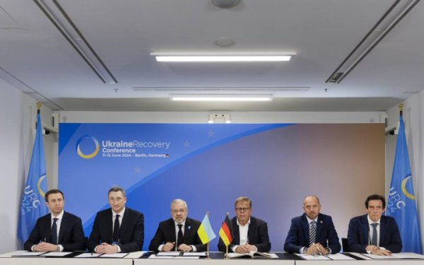 Під час конференціїї із відновлення України Міненерго підписало 12 угод про співпрацю
                                