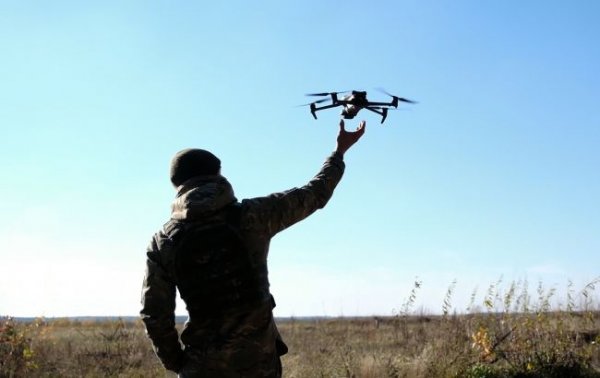 
ЗСУ показали відео знищення ворога за допомогою FPV-дронів та безпілотника Vampire 