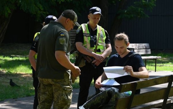 
Шо робити, якщо вас силоміць забирають до ТЦК: поради юриста 