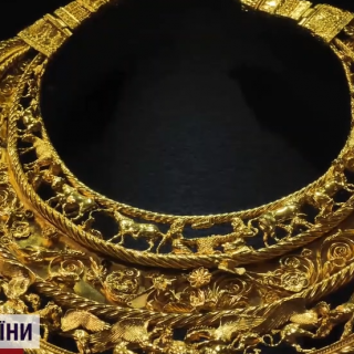 Золота пектораль, знайдена в кургані Товста могила, є однією з найцінніших археологічних знахідок України, їй понад 2400 років.