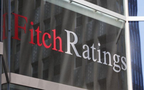 Fitch знизив рейтинг України до переддефолтного
                                