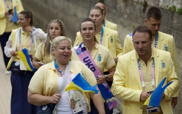 
Церемонія відкриття Олімпіади-2024: як пливла човном збірна України (фото, відео)
