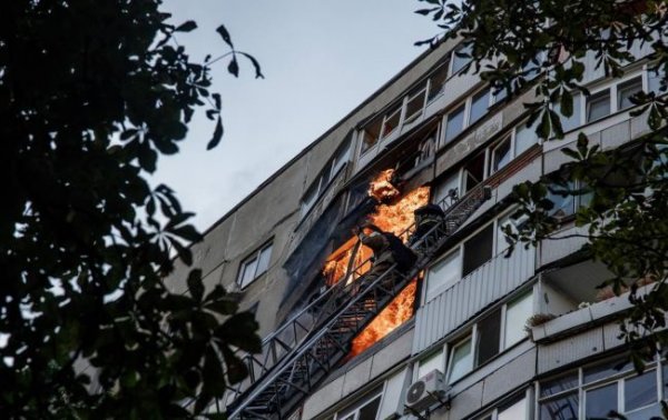 
В поліції показали відео рятувальної операції після обстрілу Харкова 