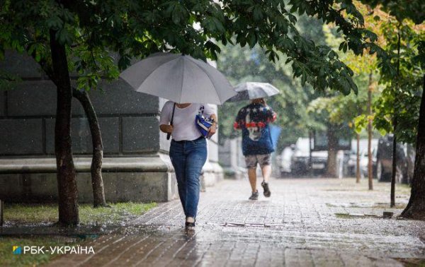 
Частину України накриє дощами: прогноз погоди на завтра 