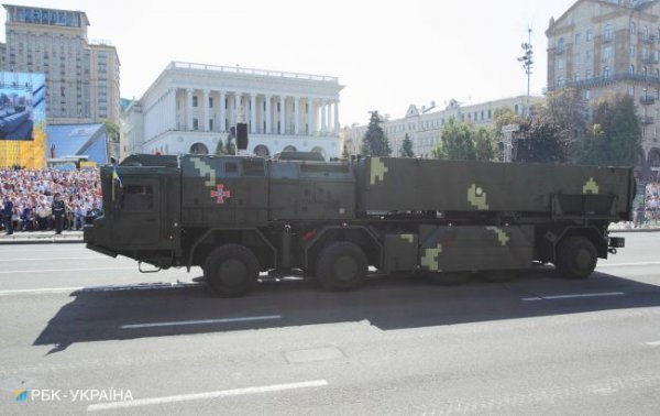 
"Паляниця" та власна балістика. Що відомо про таємну зброю України та чи долетить вона до Москви 