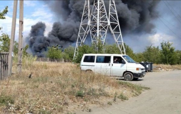 
В Маріуполі сталась масштабна пожежа в районі нової військової бази РФ (фото, відео) 