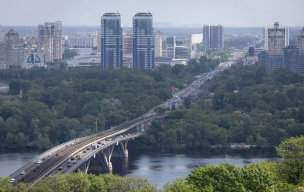 
Якість повітря - небезпечна. Киян закликали закрити вікна та не виходити на вулицю 