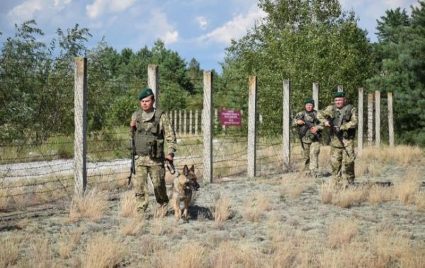 
Прикордонники показали, що зараз відбувається на кордоні України з Білоруссю 