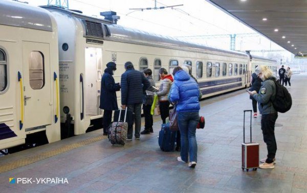 
Соціологи з'ясували, скільки українців хочуть залишитися і скільки переїхали б в ЄС чи США 