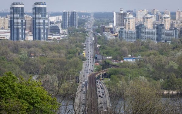 
У Києві обмежать рух транспорту на вихідних: коли й де саме 