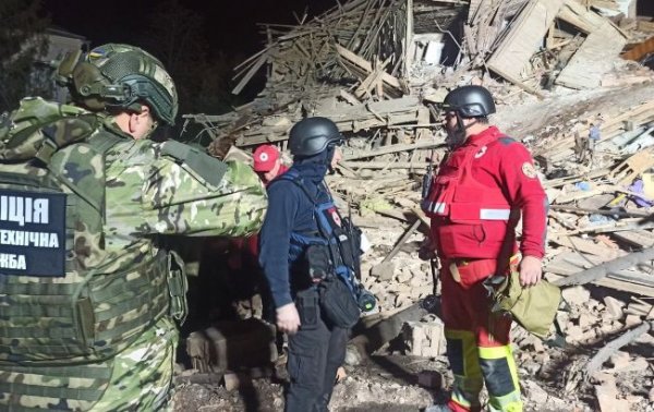 
Окупанти вдарили по місцю дислокації поліції у Харкові: є загиблий та багато постраждалих 