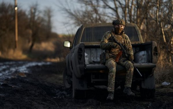 
"Українська команда" оголосила терміновий збір на зігріваючі набори для захисників 