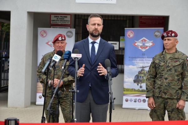 Міноборони Польщі дало остаточну відповідь щодо відправки військових в Україну