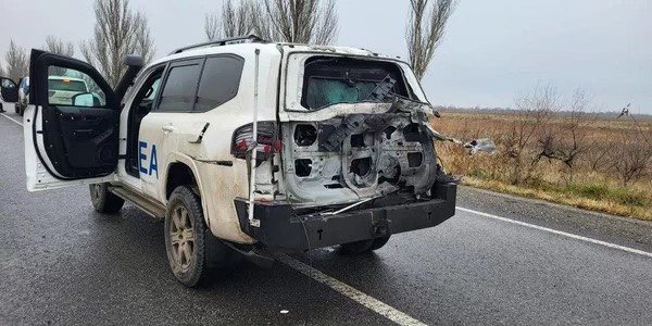 
Удар дрона по авто МАГАТЕ обговорять на надзвичайному засіданні Ради Керуючих агентства 