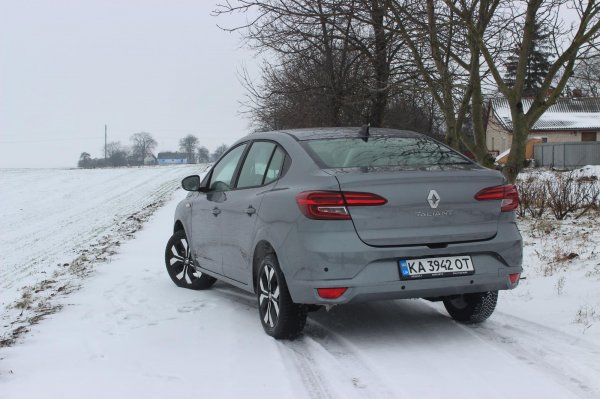 
Тест-драйв Renault Taliant: переваги та недоліки доступного седана 