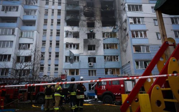 
Пожежа в багатоповерхівці в Глевасі, вирва під Львовом: все про наслідки нальоту "Шахедів" 