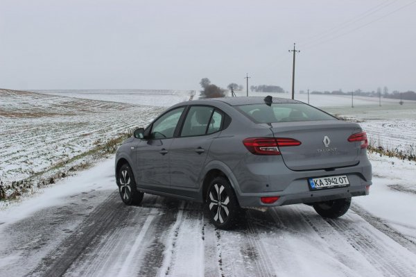 
Тест-драйв Renault Taliant: переваги та недоліки доступного седана 