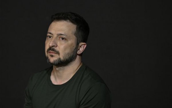 
Зеленський показав нове відео спілкування з полоненим солдатом КНДР 