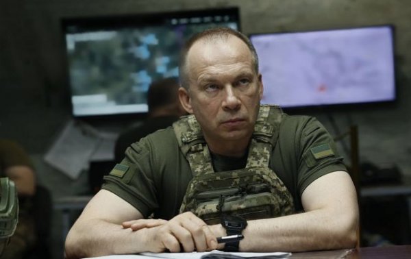 
Сирський переговорив з командувачем Спеціальної місії НАТО: підтримка для України триватиме 