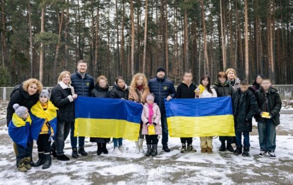 
Україна повернула з окупації ще вісьмох дітей 