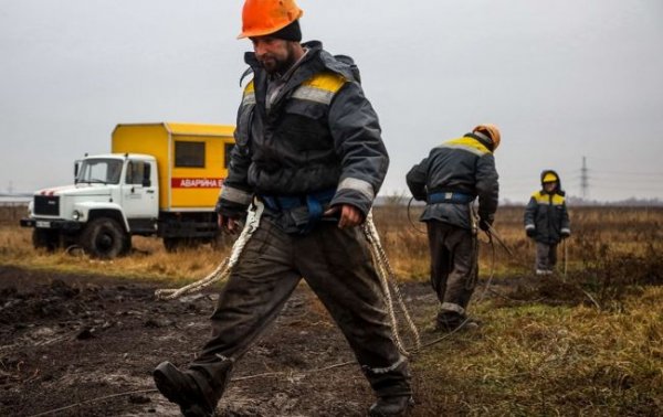 Під Запоріжжям відновлюють електропостачання після ворожих обстрілів