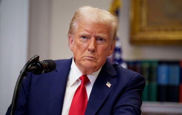 У Трампа помилково розіслали українцям наказ покинути США