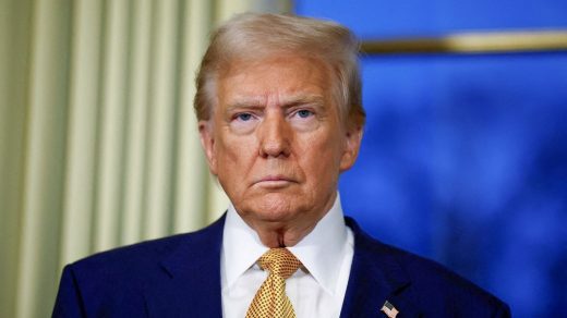 Президент США Дональд Трамп припускає зміну своєї позиції щодо України через дії Росії, зокрема після ракетного обстрілу Києва.​