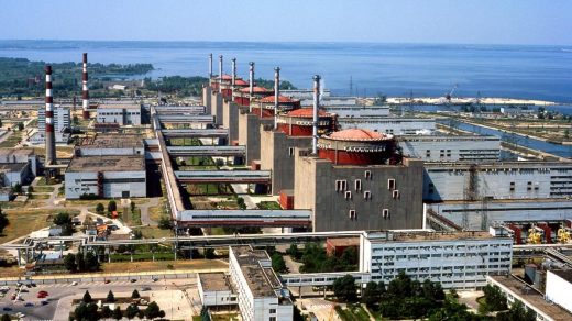 Росія будує нові лінії електропередач на окупованих територіях, прагнучи інтегрувати Запорізьку АЕС до своєї енергосистеми, ігноруючи міжнародні заклики.