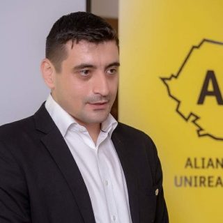 Лідер AUR Джордже Сіміон, переможець першого туру виборів у Румунії, вимагає від України компенсації за військову підтримку з боку Бухареста.