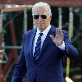 Повернення Дональда Трампа до публічного життя викликає занепокоєння серед демократів та загрожує електоральній підтримці Джо Байдена.