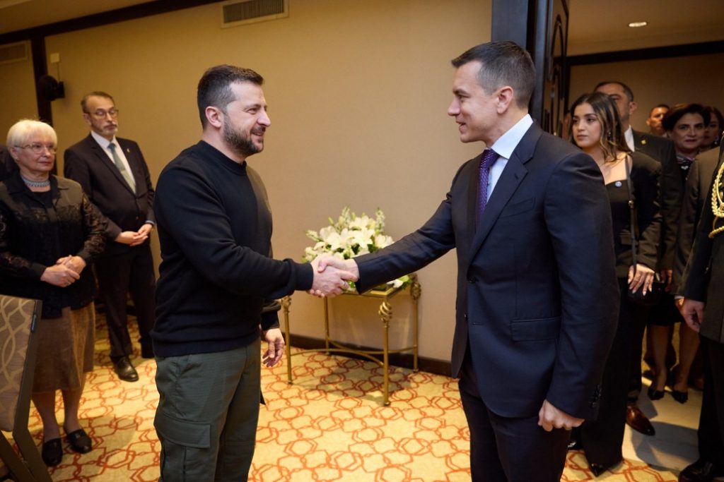 Зеленський і Нобоа обговорили зону вільної торгівлі, підтримку Формули миру та зміцнення двосторонніх відносин між Україною та Еквадором.