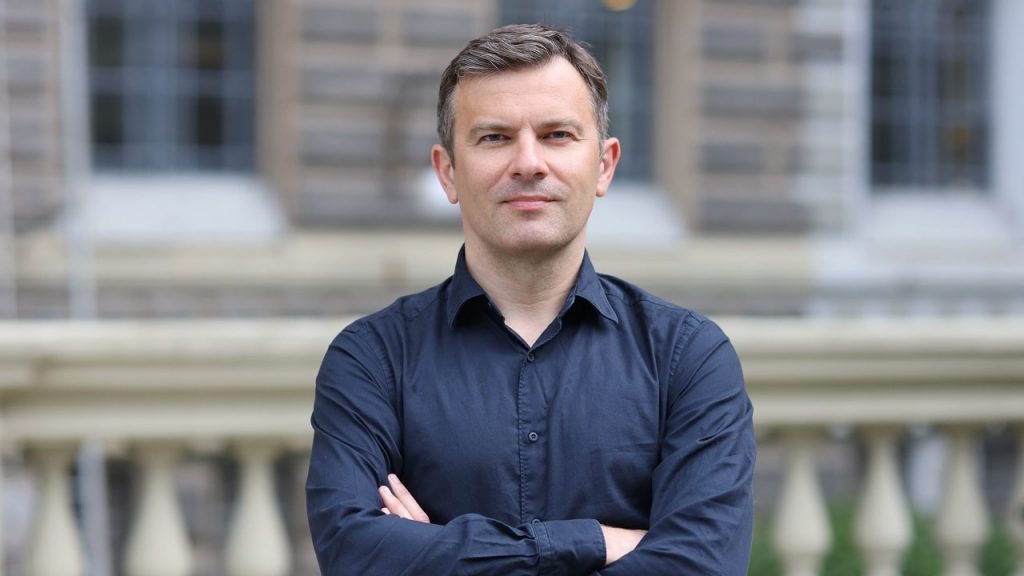 Україна зможе перейти на євро лише після повноправного вступу до ЄС і виконання Маастрихтських критеріїв, заявив заступник голови НБУ Сергій Ніколайчук.