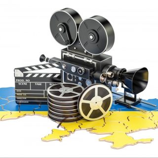 Український кінематограф змінився під впливом війни. Нові теми, герої та стилі формують нову реальність на екрані.