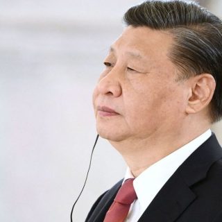 Китай системно постачає Росії спецхімію, порох, електроніку для дронів та обладнання для військових заводів, порушуючи міжнародні санкції.