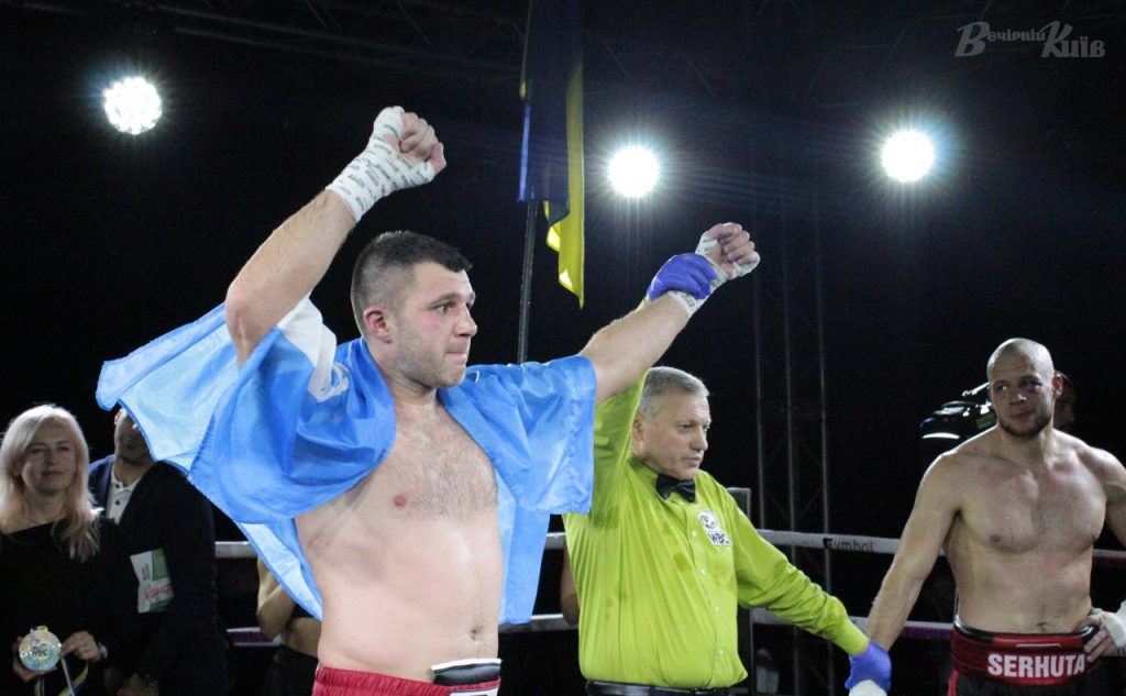 Українець Сергій Радченко програв Кевіну Лерену у чемпіонському бою за титул WBC у бріджервейті, тричі побувавши у нокдауні.