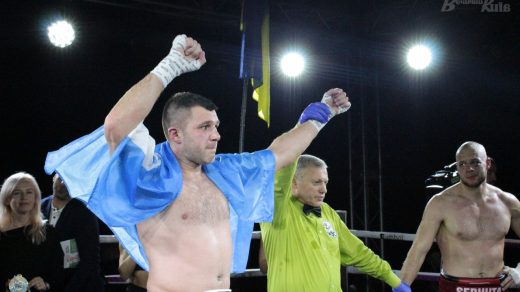 Українець Сергій Радченко програв Кевіну Лерену у чемпіонському бою за титул WBC у бріджервейті, тричі побувавши у нокдауні.
