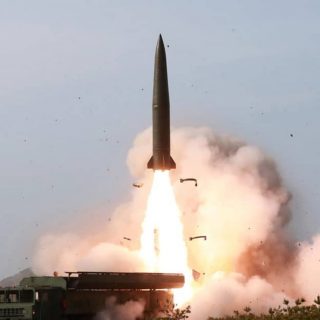 У ніч на 24 травня РФ випустила по Україні 14 ракет і 250 дронів. ППО знищила 6 ракет і 128 БпЛА. Основна ціль — Київ. Є ураження в шести областях.