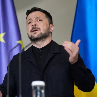 Президент Володимир Зеленський розповів про 15-хвилинну зустріч із Дональдом Трампом у Ватикані, яка виявилася результативнішою за офіційну в Овальному кабінеті.