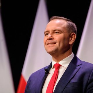 Кароль Навроцкий офіційно стане президентом Польщі. Його суперечлива біографія зіграла ключову роль у перемозі на виборах 2025 року.